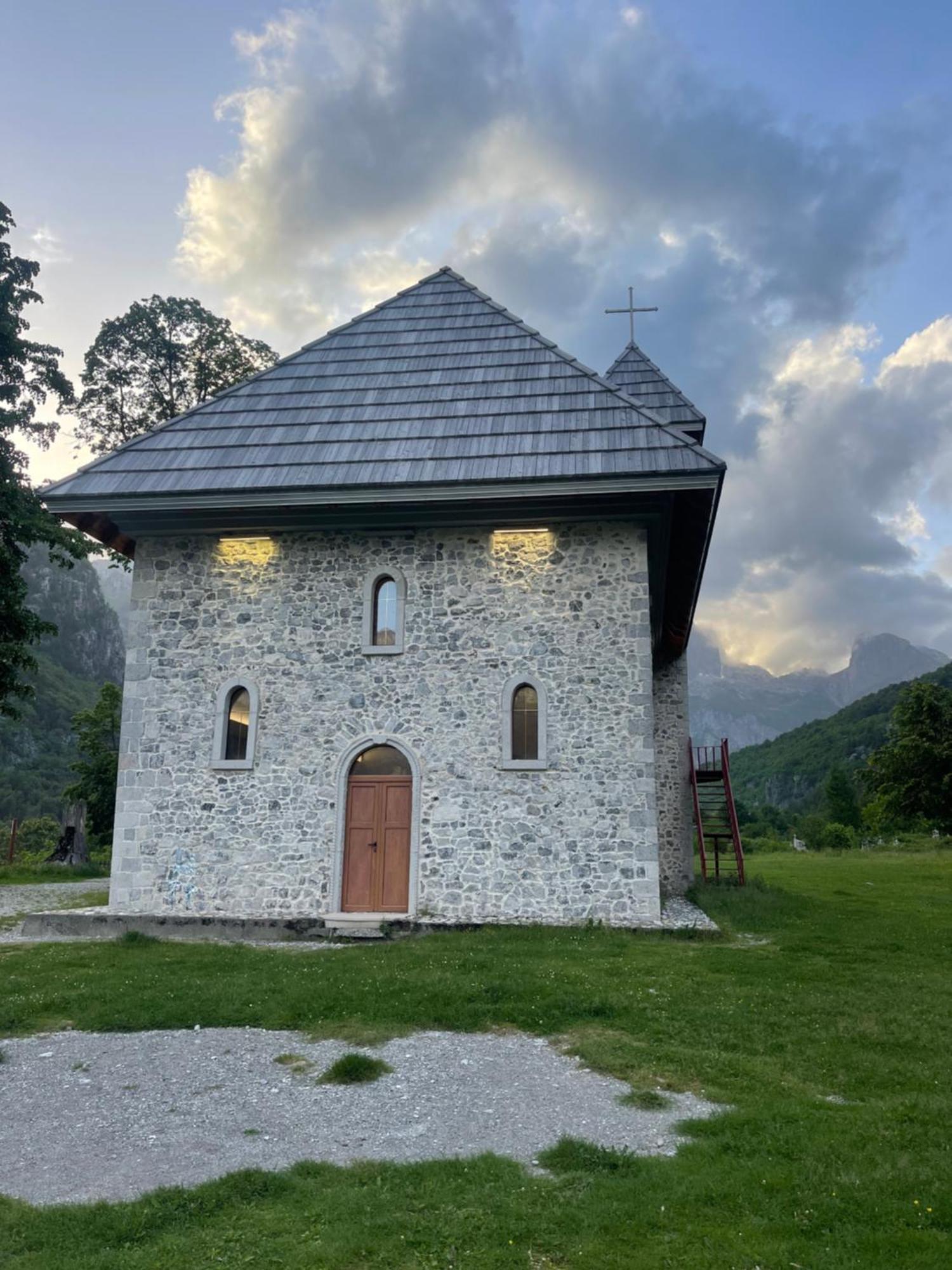 Thethi Mountain Villas Exterior photo